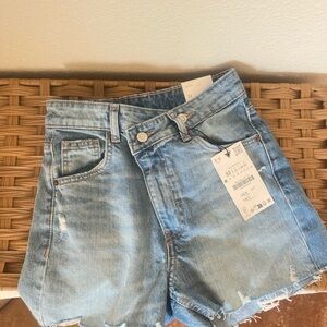 Zara Cross Waist Women's Shorts